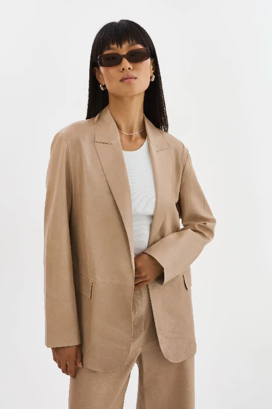 chic outerwearQUIRINA | Leather Blazer