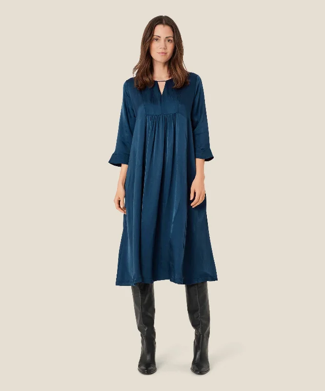 elegant dressMasai Nadyne Dress In Navy