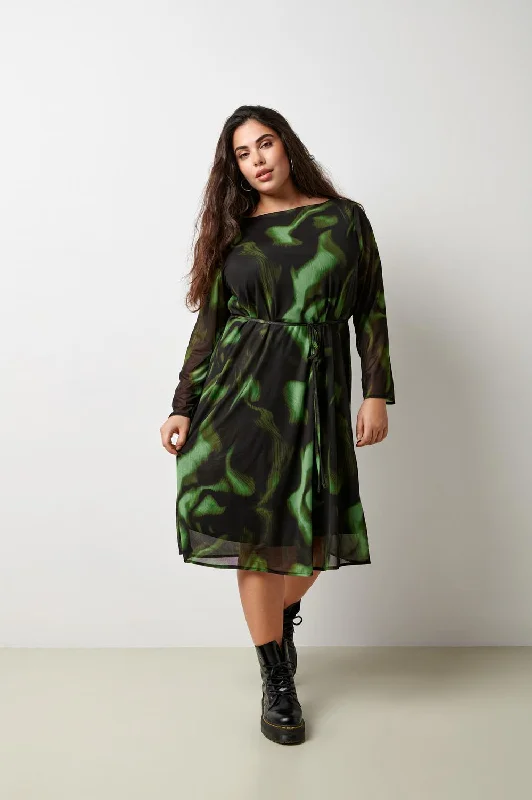 ashionable dressOnly Carmakoma Forest Dress in Green