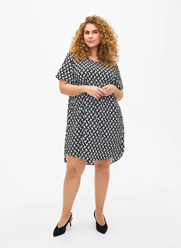 printed dressZizzi Graphic Print Dress in Black