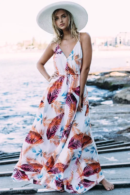 A-line dressJuliaFashion - 2024 Summer Vacay Palm Leaf Print Plunging Neck Maxi Dress