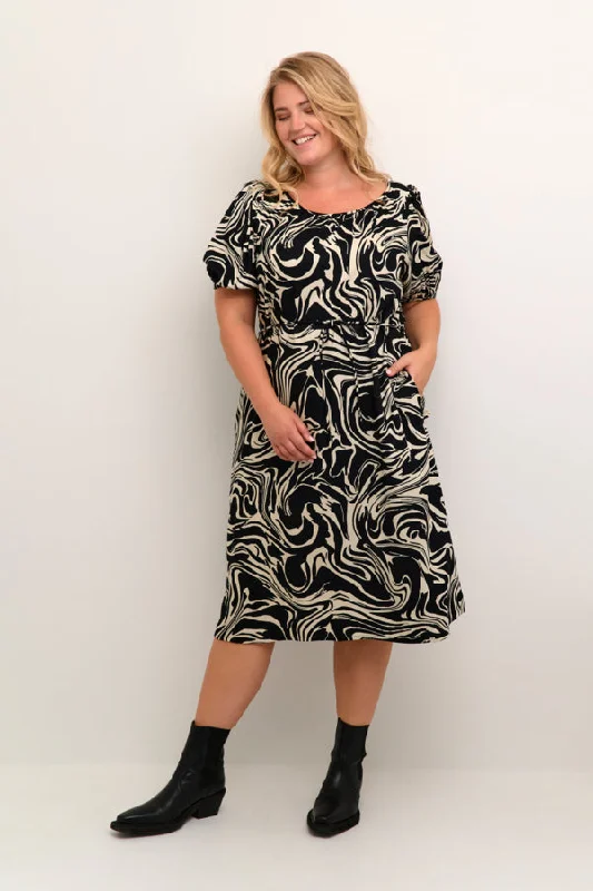 playful dressKaffe Curve Cala Dress